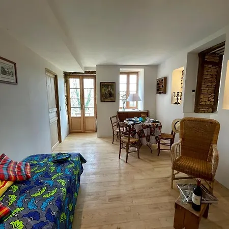 La Guilhelmie, Entre Vallees Du Lot De La Dordogne Bed & Breakfast *