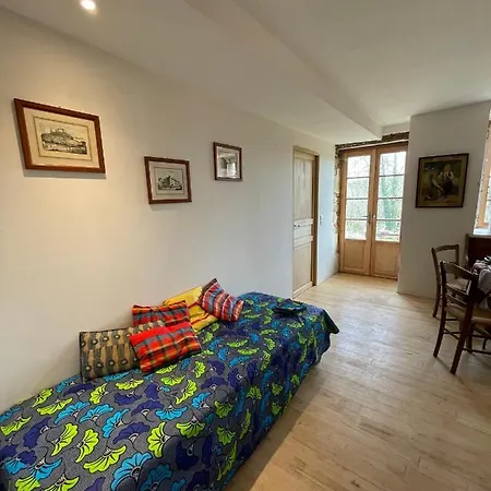 La Guilhelmie, Entre Vallees Du Lot De La Dordogne Bed & Breakfast *